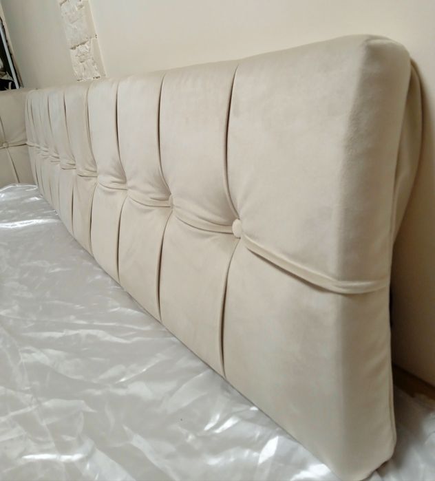 М'яка спинка ліжка,узголівя,подушка,накладка,матрац, сидіння,сідушка.