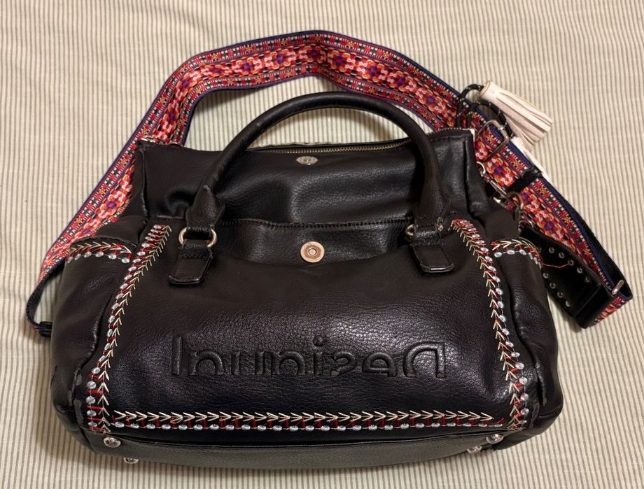 Mala preta original Desigual com 2 alças removíveis