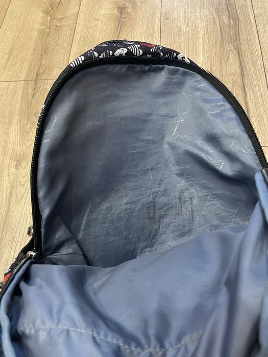 Plecak st right czarny czerwono białe serduszka