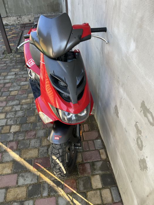 НА ДОКУМЕНТАХ продам скутер Aprilia SR 50 Hiper 2 Pro