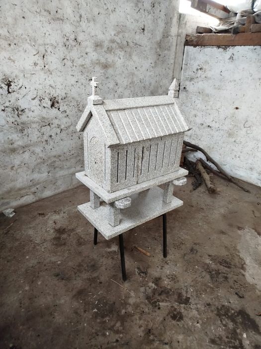 Espigueiro em granito