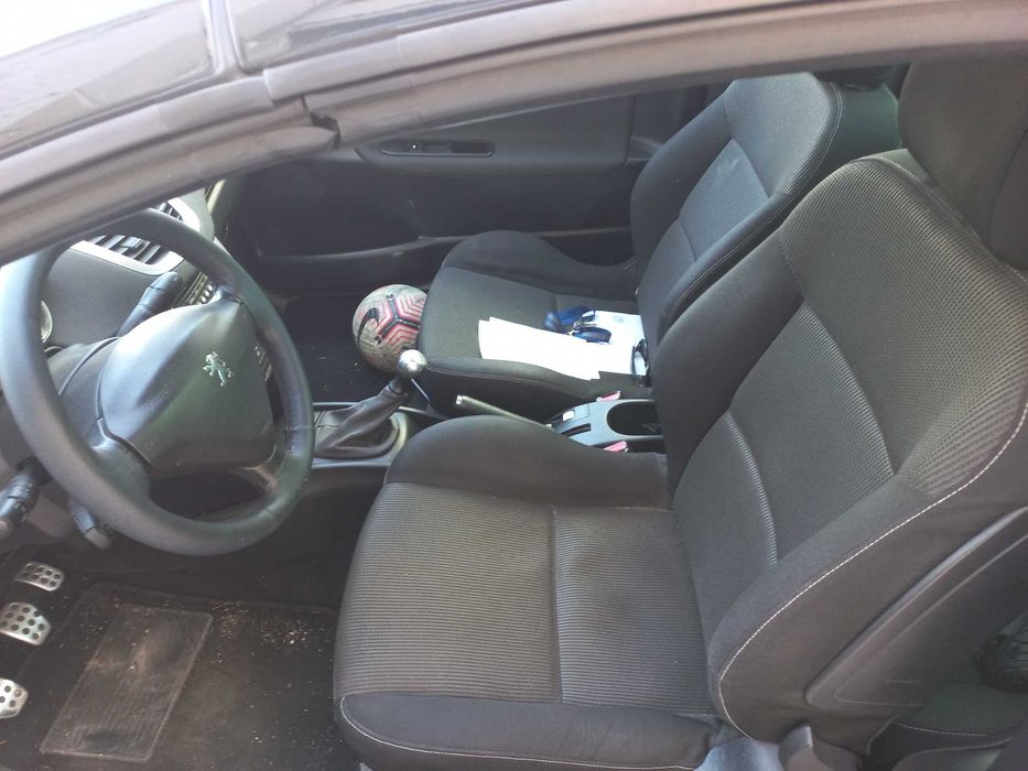 PEUGEOUT 207 cc sport