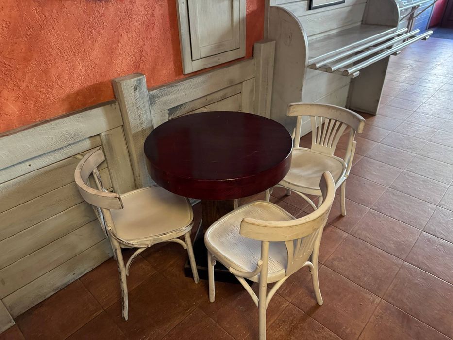 Дерев’яні столи та стільці  для кафе / ресторану