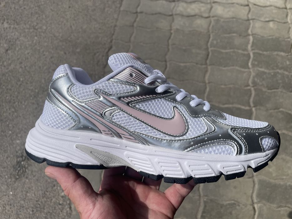 Кросівки Nike Air Max Vomero 37-41 в наявності.