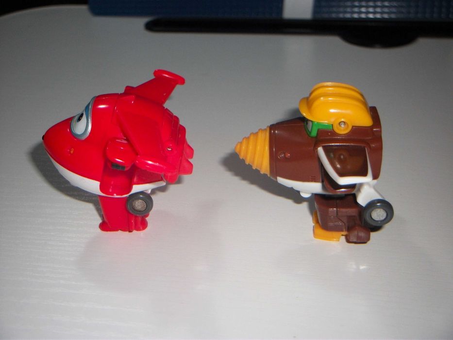 Super Wings Transforming Toy Figures Jett & Todd