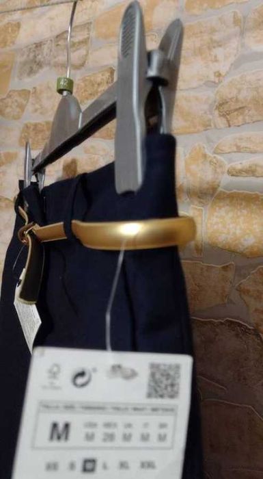 (38/M( ZARA/ Granatowe szorty ze złotym paskiem/ NOWE