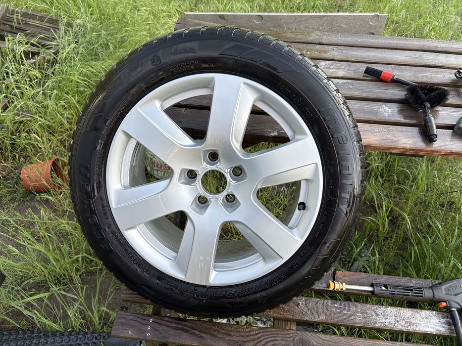 Felgi aluminiowe 17 cali Audi opony zimowe