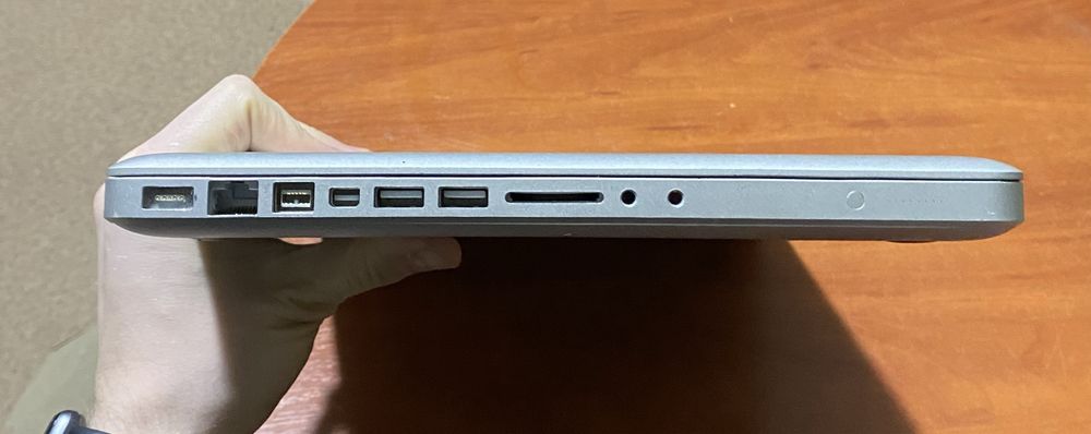 Ноутбук MacBook A1286 15.4"/4GB RAM/500GB HDD/i5CPU! N2141