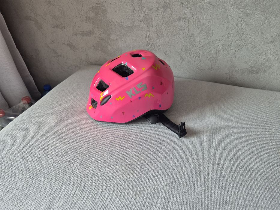 Kask dla dziewczynek w wieku 4 do 8 lat
