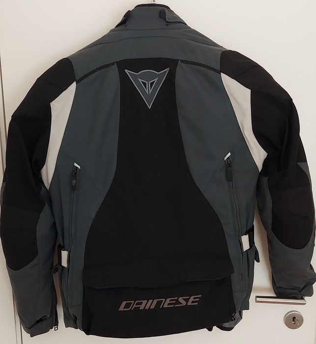 Casaco Dainese Dolomiti Gore-Tex (inclui proteção dorsal)