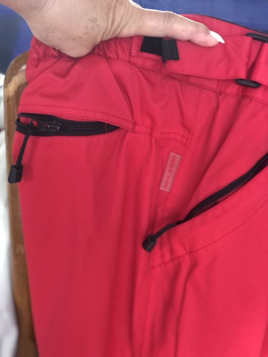 Fato de neve em muito bom estado