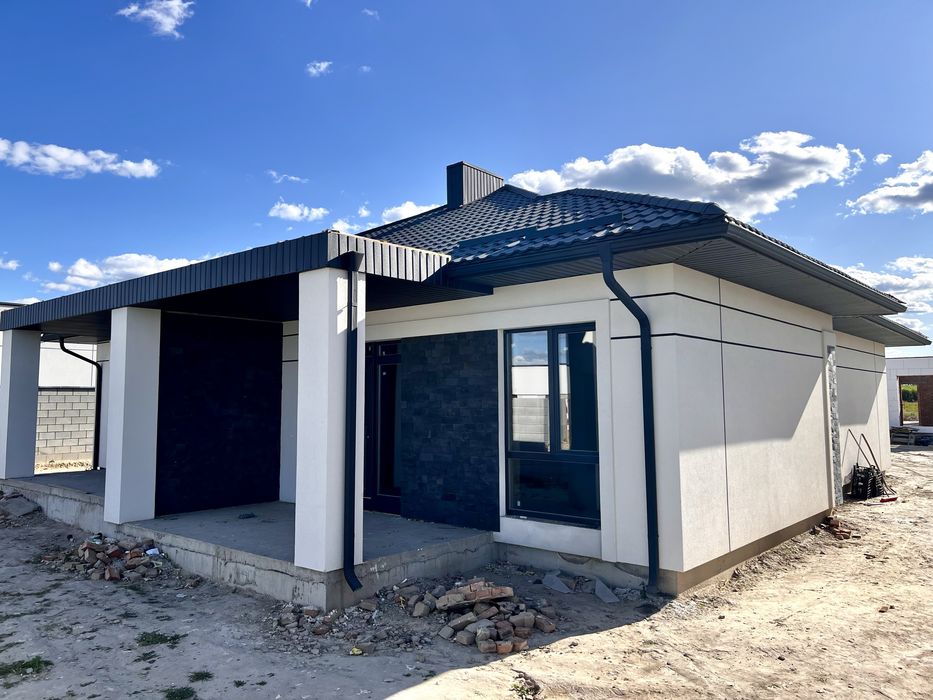 Котедж двоян (на 2 сімʼї). Від забудовника. Знаходиться за Епіцентром