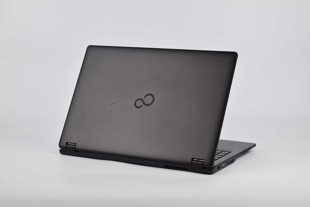 Fujitsu LifeBook E5510 i3-10110U 8/16гб ssd 256/512гб 15.6" Ноутбук