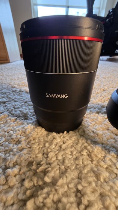 Lente Samyang AF 24mm Sony