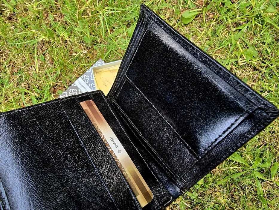 Skórzany męski czarny portfel rozkładany nowy modny