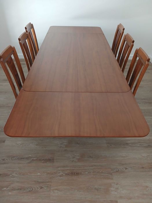 Mesa de refeição madeira nobre 12 pessoas