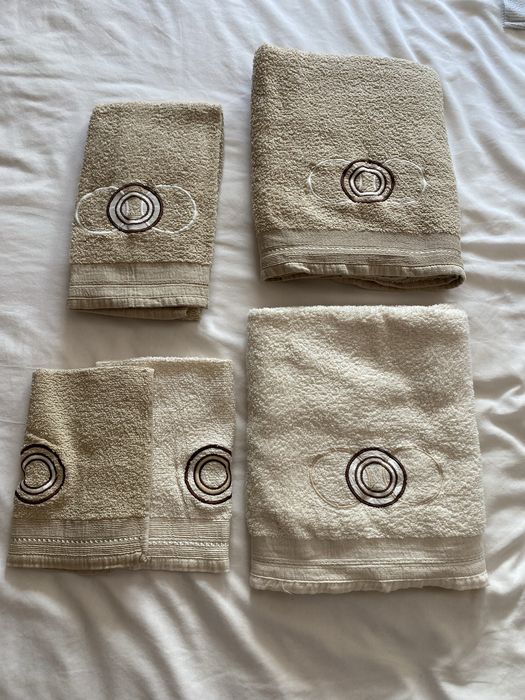 Toalhas de banho e rosto beige 100% algodao