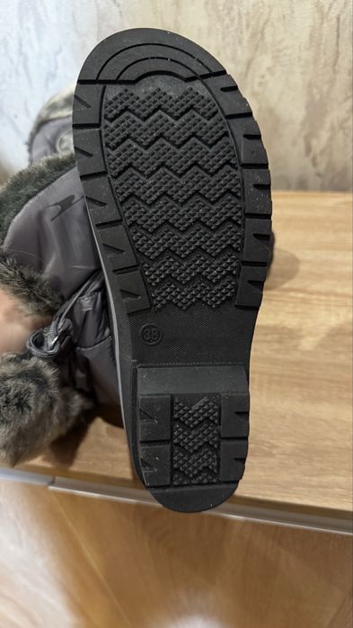 Жіночі утеплені черевики