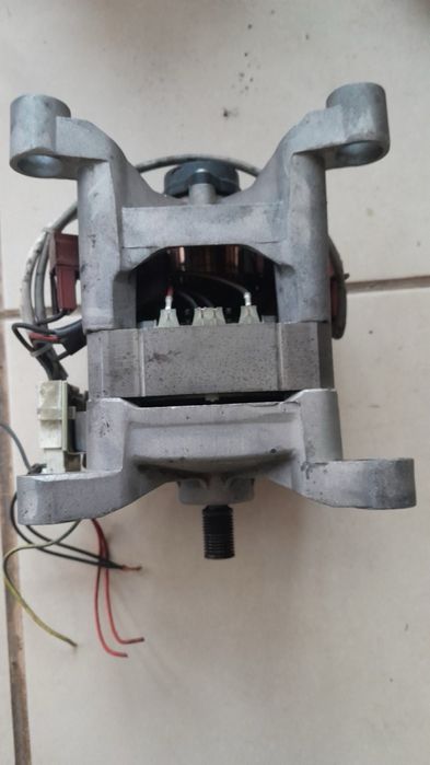 Двигатель на стиральную машинку