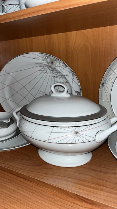 Vendo conjunto completo de Porcelana nunca usado
