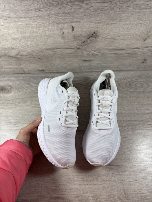 Nike  чоловічі бігові кросівки 42 розмір