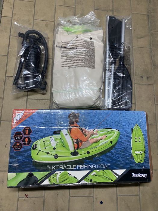 Caiaque insuflavel com pagaia