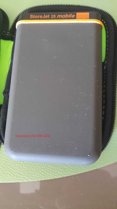 Discos externos SATA de 250 GB e 500 GB