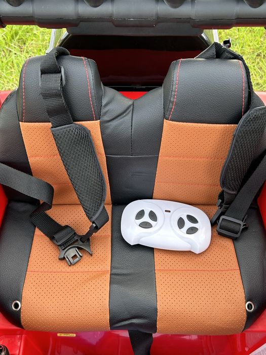 Auto na akumulator Duży Jeep Gumowe koła skórzane siedzenie światła