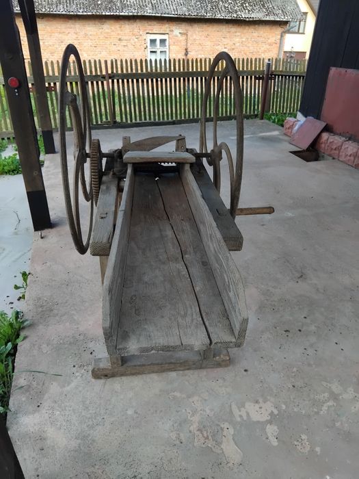 Продається  січкарня 1950 р. в доброму стані. М.Копичинці , Терноп. об