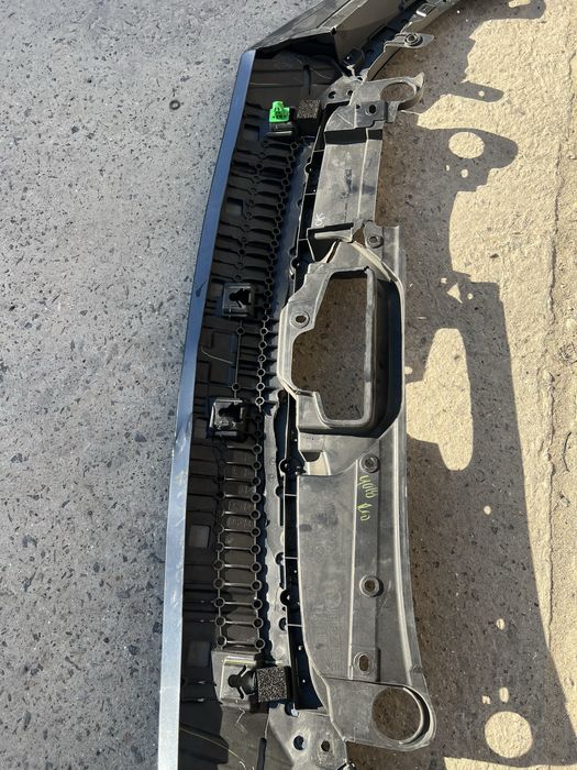 накладка бампера верхняя Mazda CX30 DGH9507E1 2019