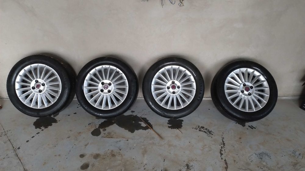 Felgi aluminiowe fiat oryginał 16 cali et 45 Opony