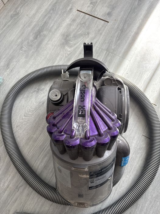 bezworkowy odkurzacz cylindryczny Dyson DC23 Stowaway Allergy