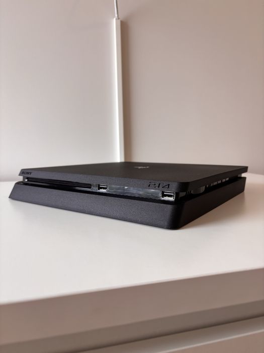 Playstation 4 Slim 500GB Preto