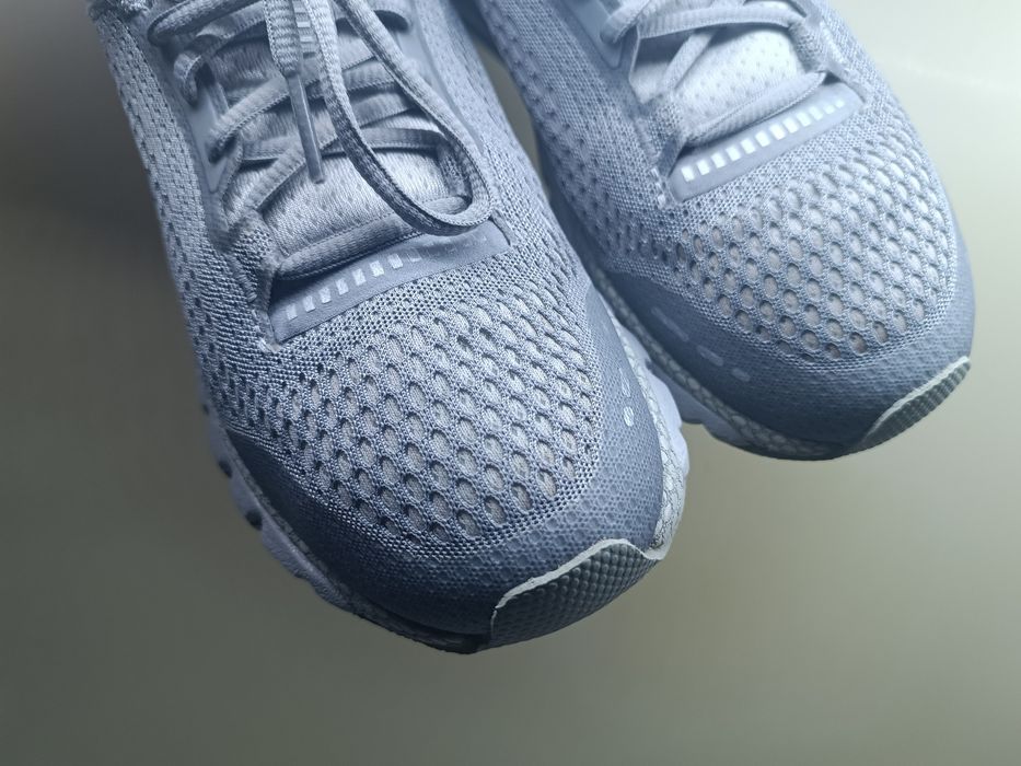 Кросівки  40 Under Armour Bluetooth® HOVR Infinite.