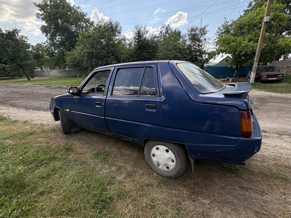 Продам автомобіль марки славута в гарному стані