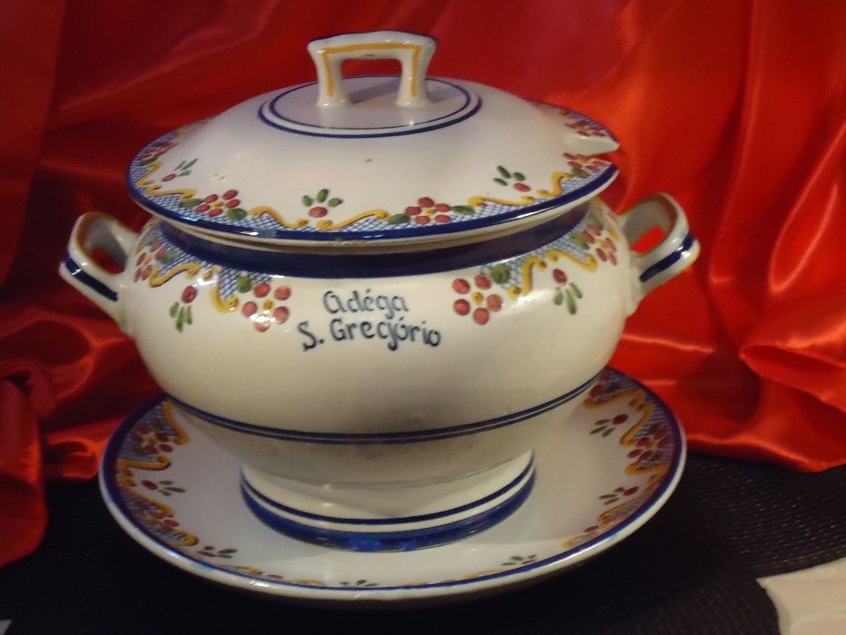 TERRINA COM PRATO -Cavaco Gaia "Adega S. Gregório" Dim: 28x31,5 cm