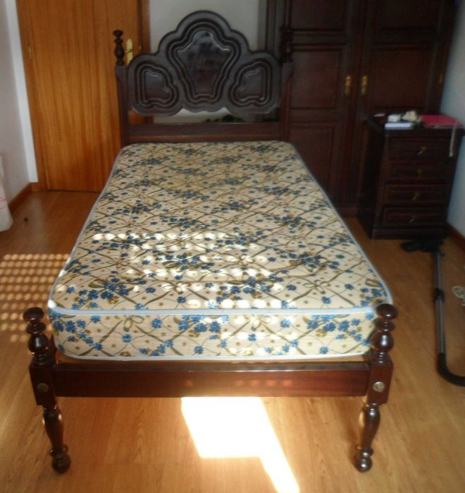 Cama de Solteiro madeira maciça
