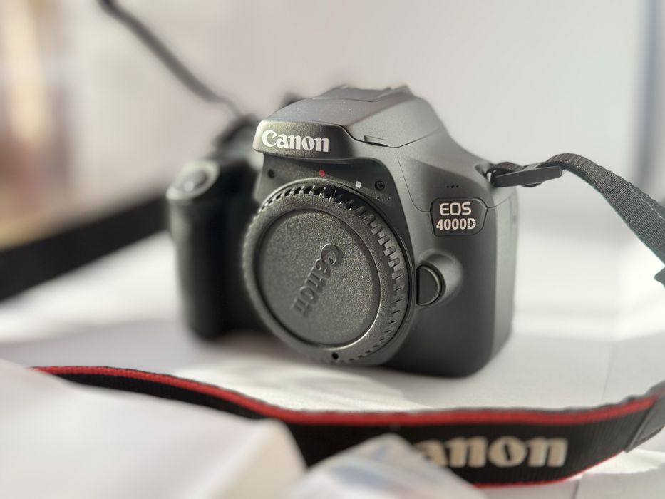 Canon 4000D + обьектив 18-55 мм