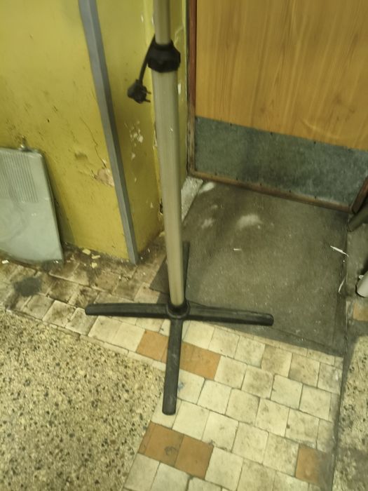 Обогреватель UFO 2300 вт с подставкой б у