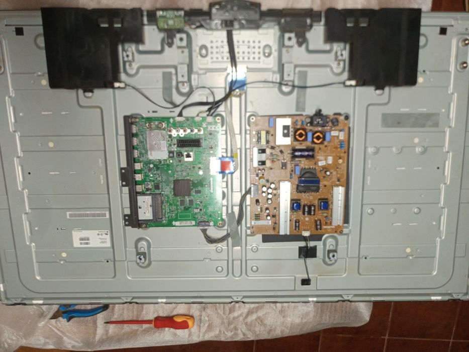 Televisão LG 47LB580V