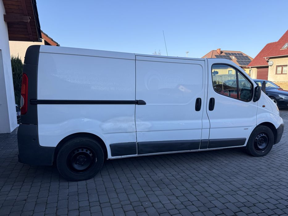 Opel Vivaro 2.5 cdti Long