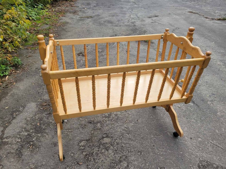 Колиска дерев'яна