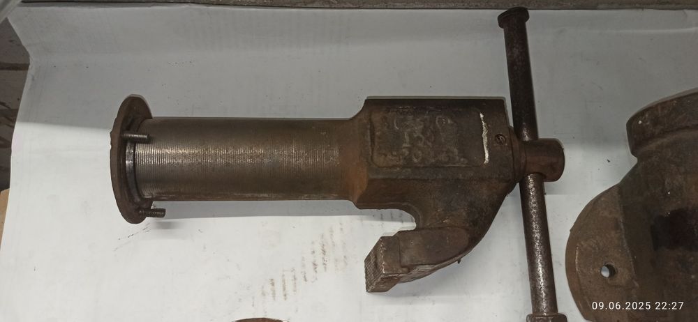 Лещата слюсарні 80 мм ГОСТ 4045-75 рухома частина з гайкою