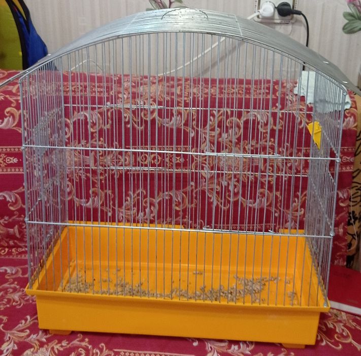 Продам клітку для папуг
