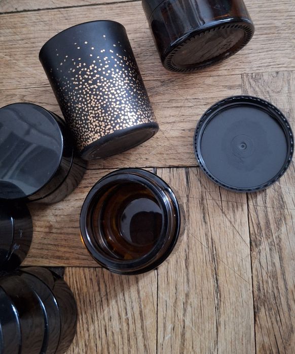 Szklaneczki i słoiczki  po swiecach.