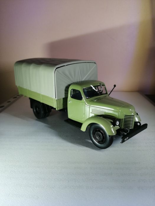 Zis Kultowe Ciężarówki PRL Ixo 1/43