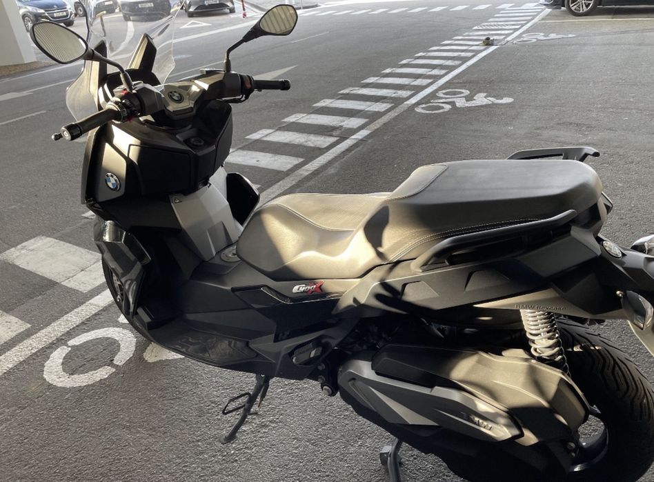 BMW C400 X cor preta