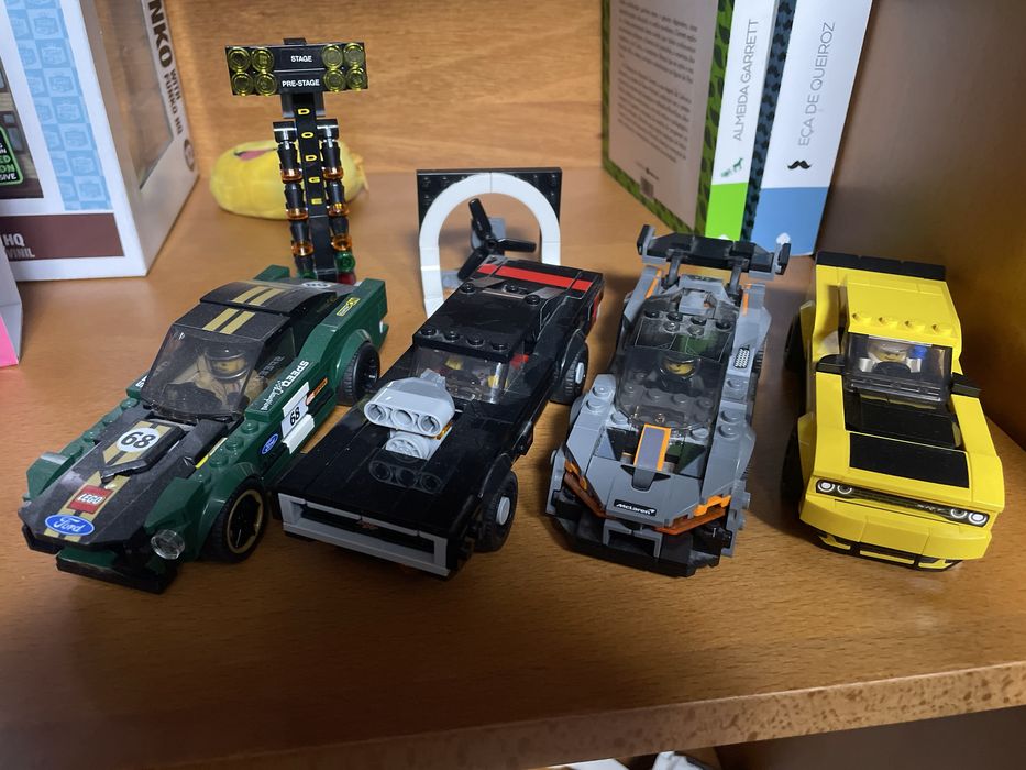 Legos Variados (Avião, Marvel, Carros)