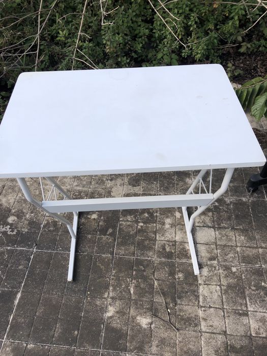 Mesa pequena de apoio