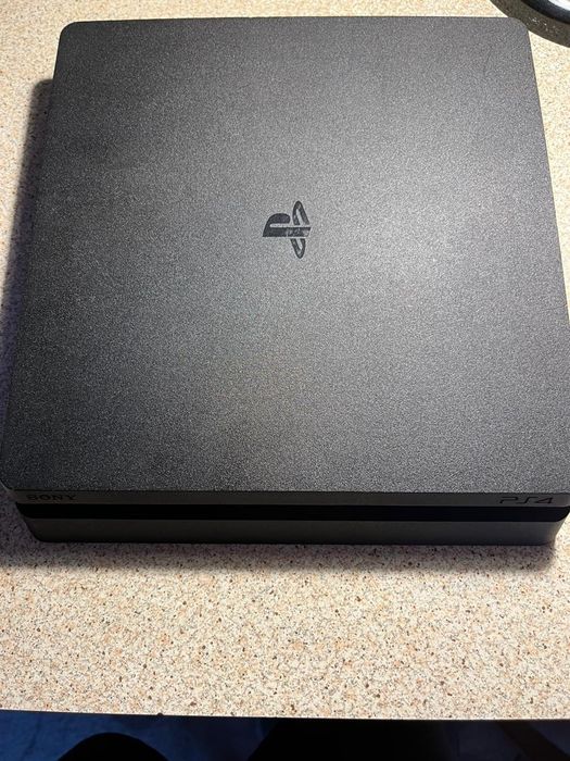Продам playstation 4